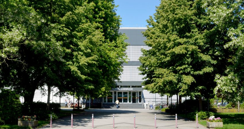 Energetisch saniertes Hörsaalgebäude der Philipps-Universität Marburg